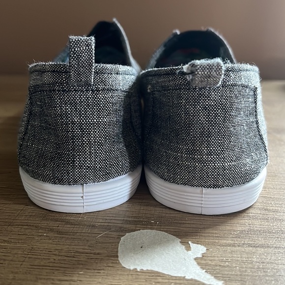 Womens Take A Walk Slip On Linen Flats - Picture 4 of 8